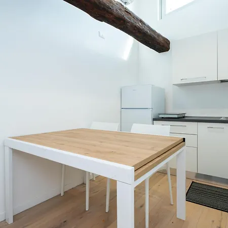 Center Διαμέρισμα *